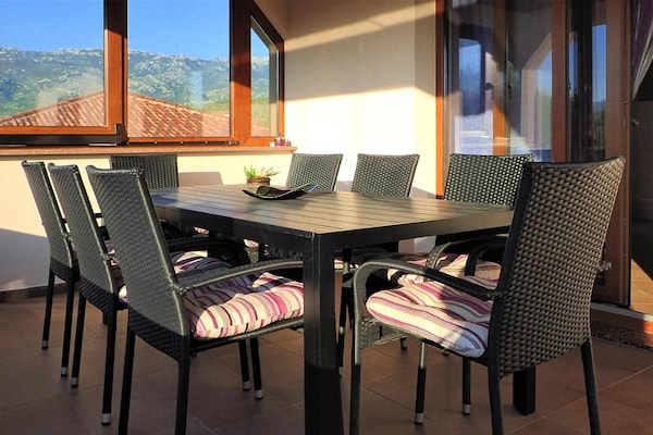 Ruim appartement in Jasenice: op 900 m van het centrum - thumbnail 4