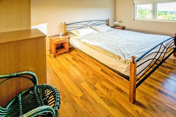 Op 400 m van zee: Modern appartement in Starigrad Paklenica - thumbnail 5