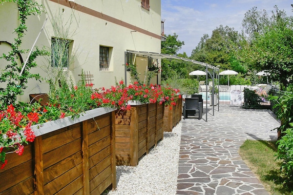 Authentiek appartement in Monti Sibillini met zwembad en panoramisch uitzicht - thumbnail 5