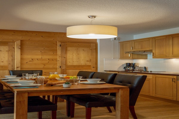 Ruim 8-persoons appartement met zwembad in Vallorcine, Franse Alpen - thumbnail 6