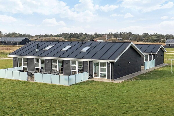 Modern vakantiehuis met sauna en whirlpool bij Grønhøj Strand, 1,2 km van zee - thumbnail 1
