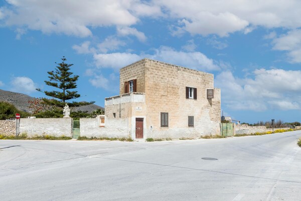 Romantisch appartement met zwembad op het zonnige Favignana - thumbnail 6