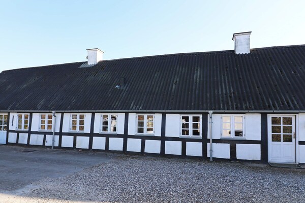 10-persoons vakantiehuis in Hadsund met whirlpool en sauna - thumbnail 2