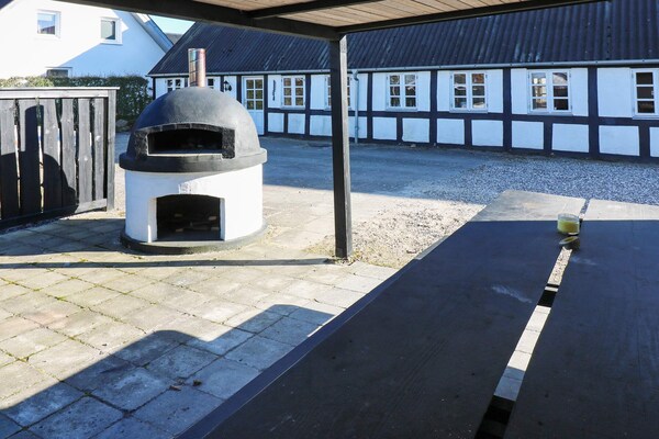 10-persoons vakantiehuis in Hadsund met whirlpool en sauna - thumbnail 6