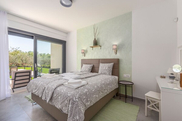Luxe villa Blanca met privézwembad en zeezicht nabij Novigrad - thumbnail 3
