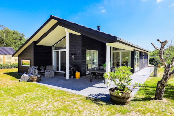 Op 300 m van zee: Modern vakantiehuis voor 6 personen in Hals - thumbnail 1