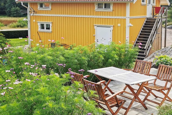 Zweeds vakantiehuis aan zee op Flatön met panoramisch uitzicht - thumbnail 3