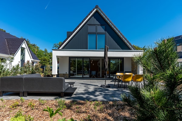 Wellnessvilla De Grauwe Kiekendief: luxe ontspanning in Nationaal Park Duinen van Texel - thumbnail 1