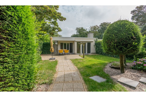 Zilte Bries: luxe bungalow met bubbelbad op rustig Texel - thumbnail 1