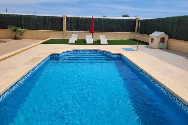 Villa Valerya: Ruim vakantiehuis met privézwembad nabij de Costa de Almería - thumbnail 1