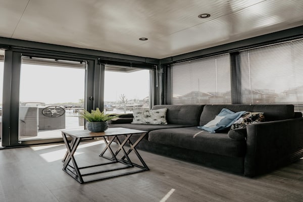 Luxe havenlodge aan het Uitgeestermeer met airco en privéterras - thumbnail 2