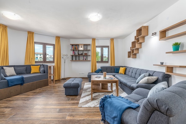 Villa Sarah in Brtonigla: Ruim vakantiehuis met privézwembad voor 7 personen - thumbnail 3