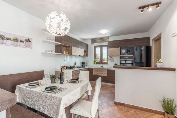 Villa Sarah in Brtonigla: Ruim vakantiehuis met privézwembad voor 7 personen - thumbnail 4