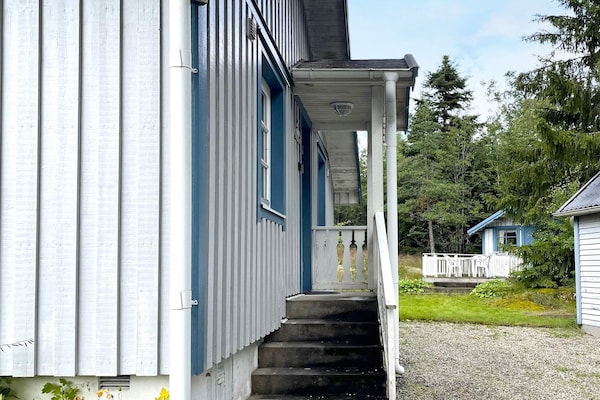 Vrijstaand vakantiehuis aan de golfbaan bij meer en bos in Trollhättan - thumbnail 2