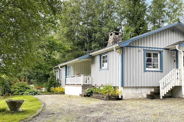 Vrijstaand vakantiehuis aan de golfbaan bij meer en bos in Trollhättan - thumbnail 3