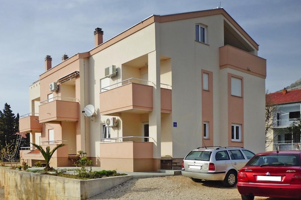 Modern appartement op 200m van zee nabij Paklenica - thumbnail 1