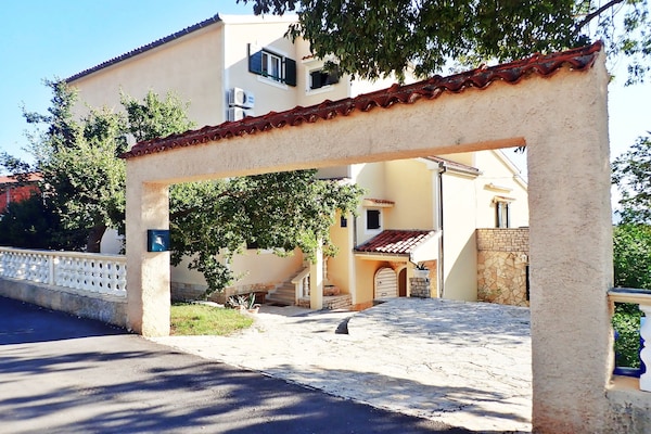 Centraal gelegen appartement in Starigrad Paklenica voor 7 personen - thumbnail 5