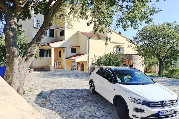 Centraal gelegen appartement in Starigrad Paklenica voor 7 personen - thumbnail 6