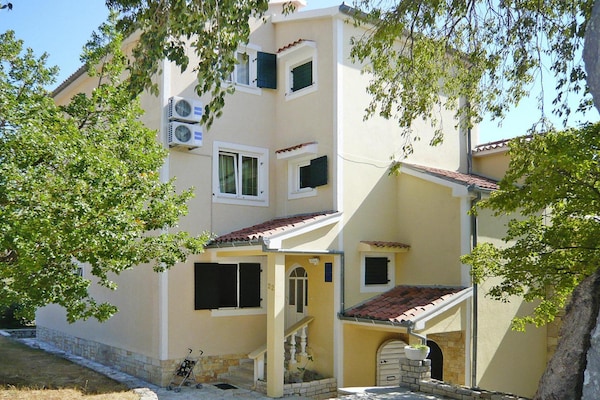 Centraal gelegen appartement in Starigrad Paklenica voor 7 personen - thumbnail 5