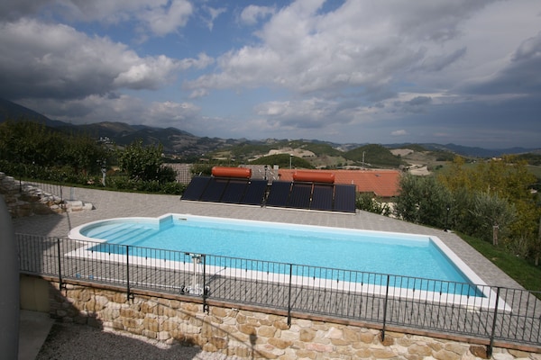 Privézwembad en ruimte voor 11 personen in villa Raggio di Sole, Cagli - thumbnail 6