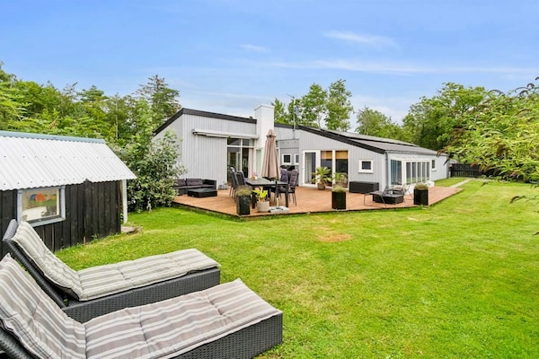 Stijlvol vrijstaand vakantiehuis met privézwembad en sauna op 250m van zee - thumbnail 2