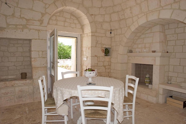 Gerenoveerd Trulli-huis met privacy nabij Cisternino, 4 personen - thumbnail 3