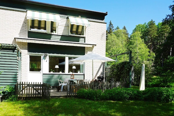 Modern vakantiehuis op Ekerö, 800m van meer en vlakbij golfbaan - thumbnail 2