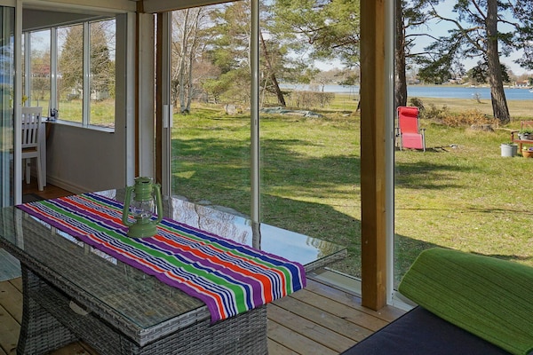 Vakantiehuis met dakterras en zeezicht op 50m van het strand in Bergkvara - thumbnail 4