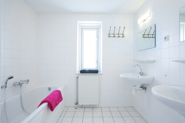 Elegante villa met sauna aan de haven van Hellevoetsluis - thumbnail 6