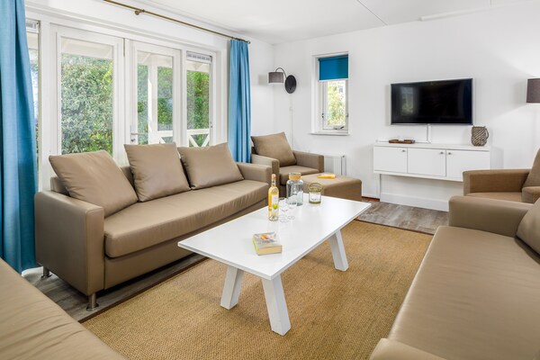 Statige villa aan de jachthaven van Hellevoetsluis, 6 km van het strand - thumbnail 2