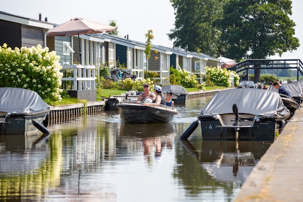 Vrijstaand chalet aan het water in Venetië van het Noorden - thumbnail 4
