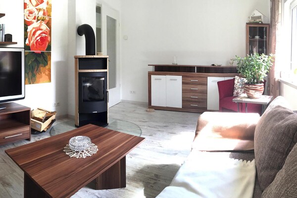 Ruim appartement aan de bosrand met sauna, vlakbij de Rennsteig - thumbnail 3