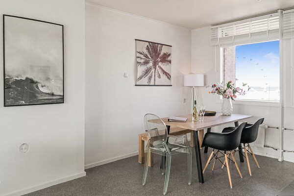 Vitamine Zee: modern appartement met zeezicht en balkon in Egmond aan Zee - thumbnail 3