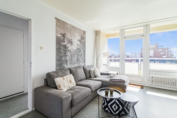 Vitamine Zee: modern appartement met zeezicht en balkon in Egmond aan Zee - thumbnail 2