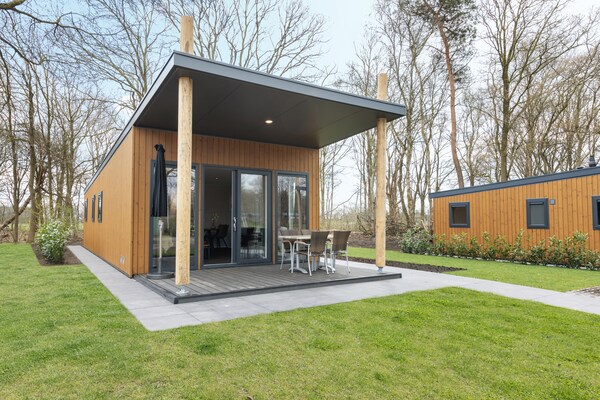 Moderne lodge met privé-infraroodsauna en tuin in Hoge Hexel - thumbnail 1