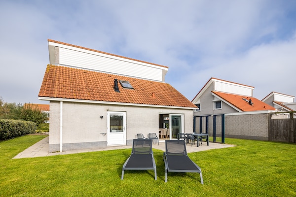 Gerestylede vrijstaande villa op kindvriendelijk vakantiepark, 1 km van strand - thumbnail 3