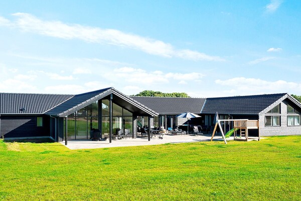 Groot vakantiehuis voor 26 personen met zwembad, sauna en activiteitenruimte bij Mommark - thumbnail 3