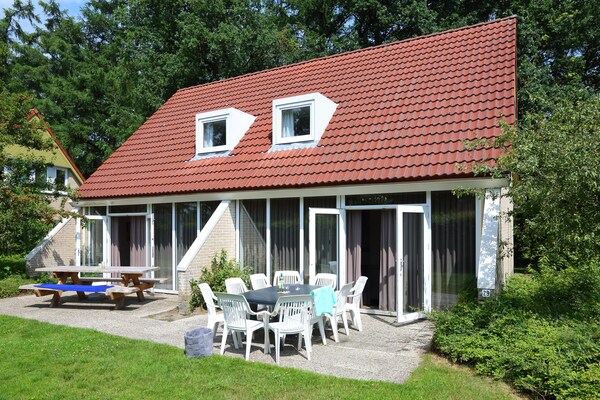 Ruim vakantiehuis voor 12 personen op Vakantiepark Emslandermeer in Vlagtwedde - thumbnail 1