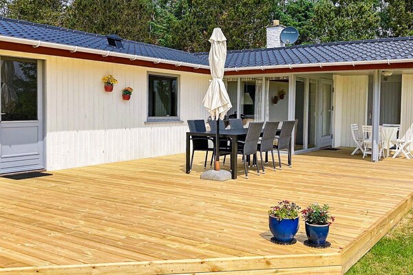 Licht vrijstaand vakantiehuis op Læsø met terras en tuinvijver, 1 km van zee - thumbnail 2