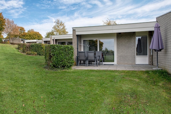 Wellnessbungalow met privé sauna in Zuid-Limburgse heuvels - thumbnail 1