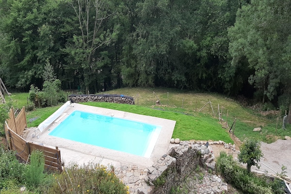 Sfeervol jaren 30 vakantiehuis met privézwembad in Altillac - thumbnail 1