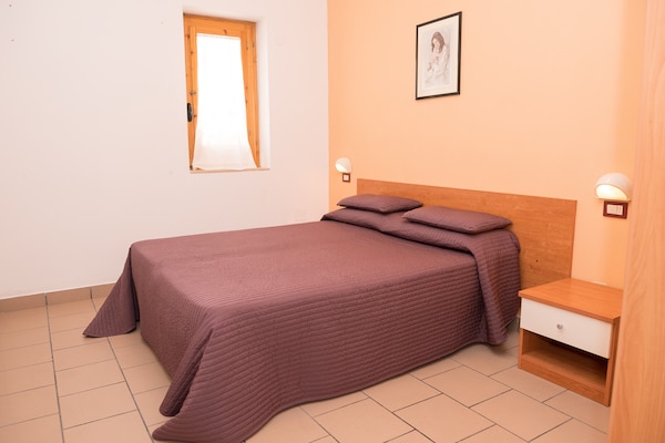 San Luca Trilo 2: Ruim appartement met zwembad in pijnbomenbos bij Vieste - thumbnail 4
