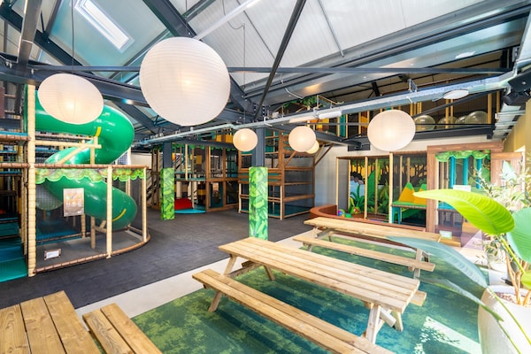 Luxe villa aan het Veerse Meer in Wolphaartsdijk voor 8 personen - thumbnail 5