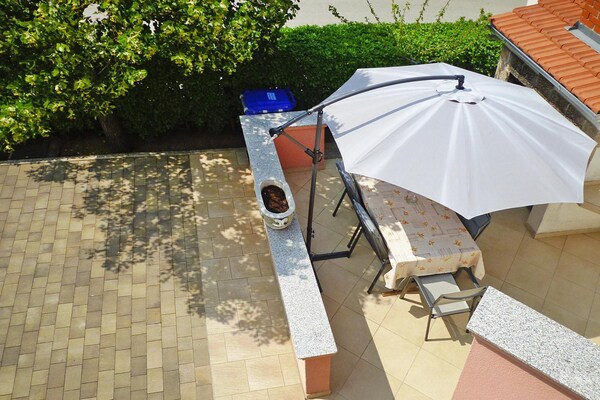 3-persoons appartement aan zee in Starigrad Paklenica - thumbnail 2