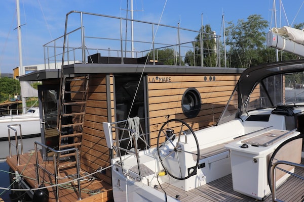 Unieke woonboot Hausboot Leni in de haven van Flensburg - thumbnail 3