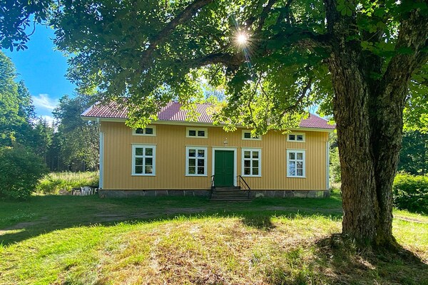 Op 400 m van het meer: Ruim vakantiehuis in Sandhem voor 7 personen - thumbnail 3