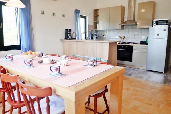 Comfortabel appartement aan zee met uitzicht op het Velebitkanaal in Seline - thumbnail 1