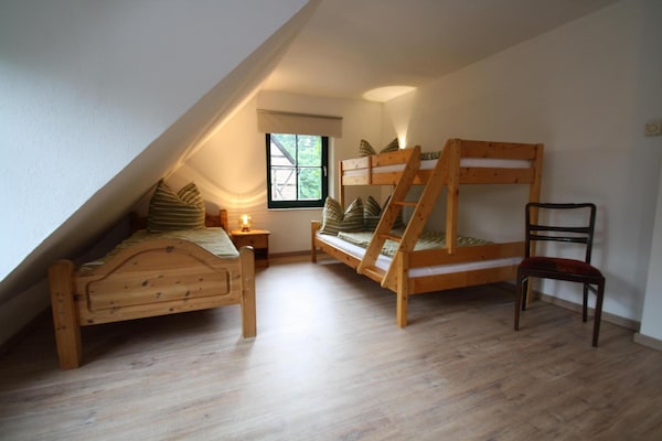 Gerenoveerd vakantiehuis op 150m van de Krakower Obersee met grote tuin - thumbnail 5