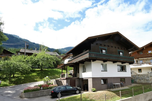 Ferienhaus Hörhager: Vrijstaand vakantiehuis met uitzicht in Fügen, Zillertal - thumbnail 1