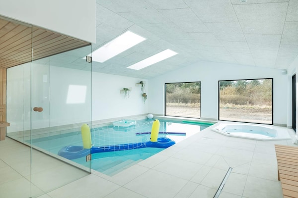 Groot luxe vakantiehuis voor 28 personen met privé-zwembad, 500m van zee - thumbnail 2